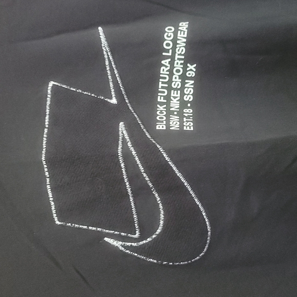 Nike tee - Picture 2 of 4